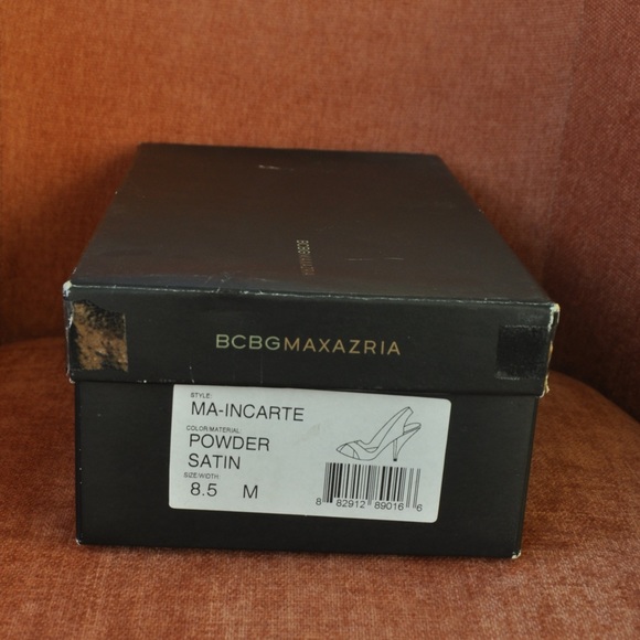 BCBGMaxAzria pump - Picture 5 of 5